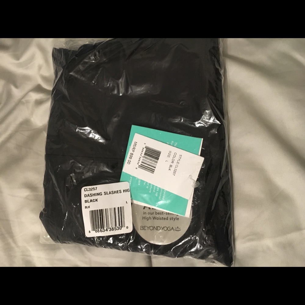 Beyond Yoga Dashing Slashes Leggings NWT - Picture 2 of 4